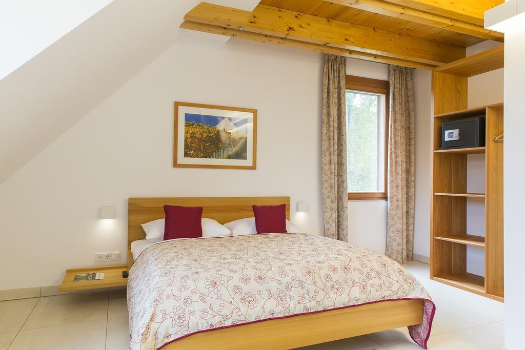 Moor-Rosl Apartmenthotel Gamlitz Zewnętrze zdjęcie